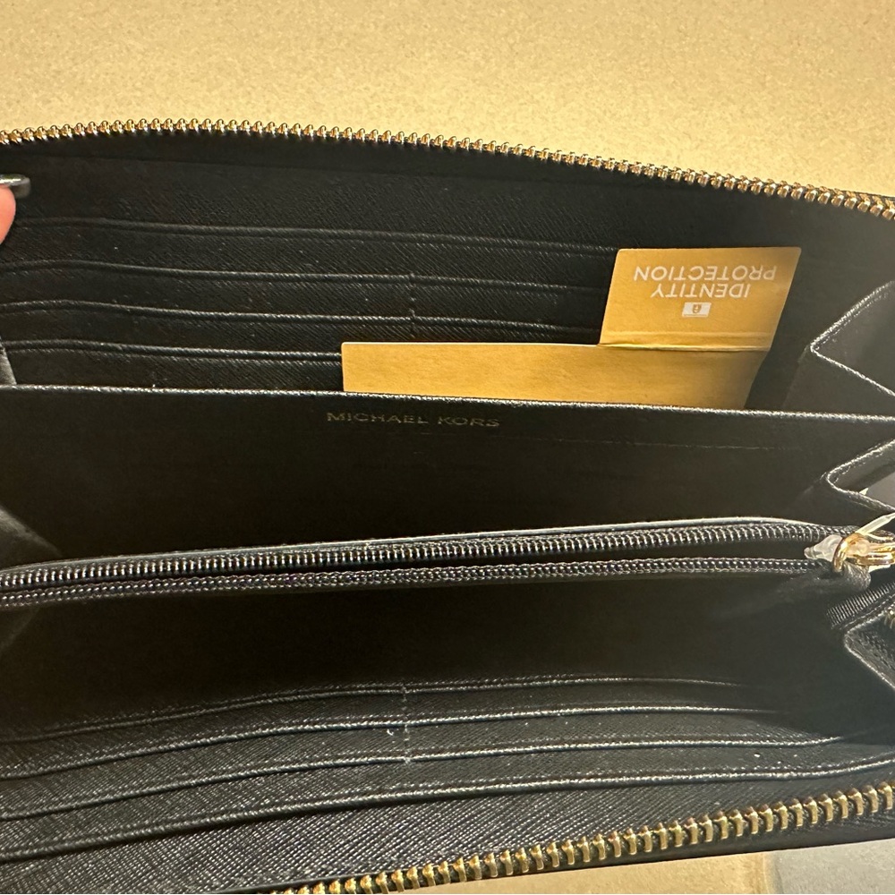 Michael Kors Black Men's Wallet - Picture 1 of 2
